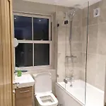Holiday home 3 Bedroom Townhouse, Free Parking *