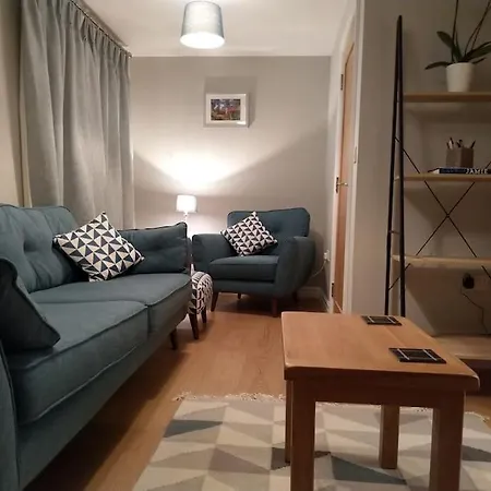 3 Bedroom Townhouse, Free Parking *