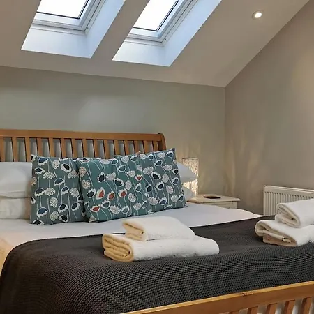 Holiday home 3 Bedroom Townhouse, Free Parking *