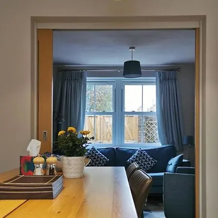 3 Bedroom Townhouse, Free Parking