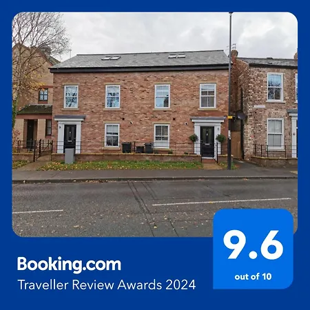 3 Bedroom Townhouse, Free Parking Holiday home York