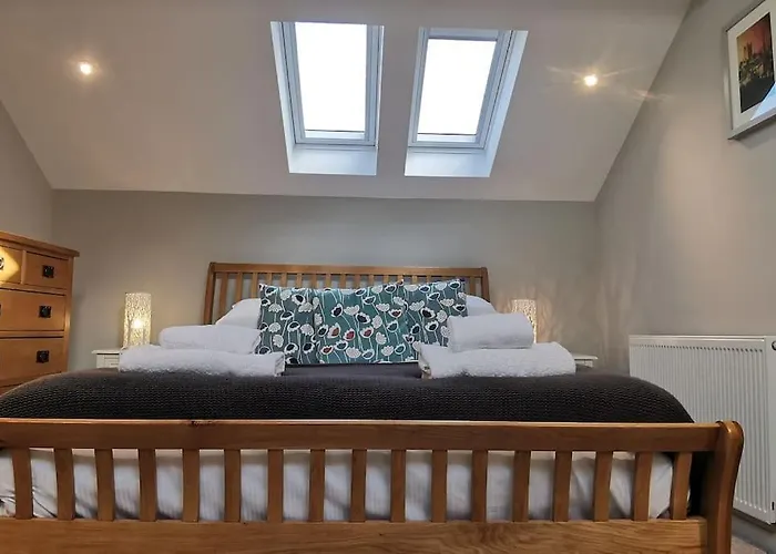 3 Bedroom Townhouse, Free Parking *