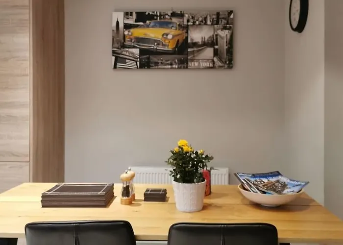 3 Bedroom Townhouse, Free Parking