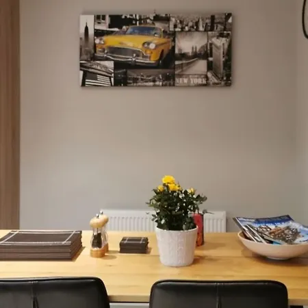 3 Bedroom Townhouse, Free Parking